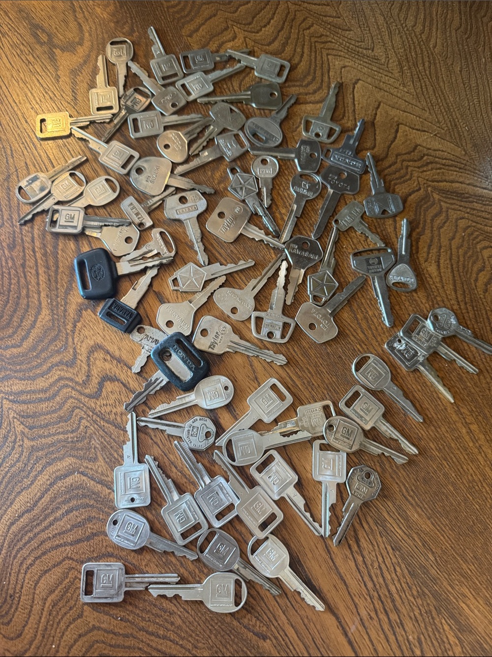 72 Vintage Assorted Brass, Aluminum & Steel Car Key Lot